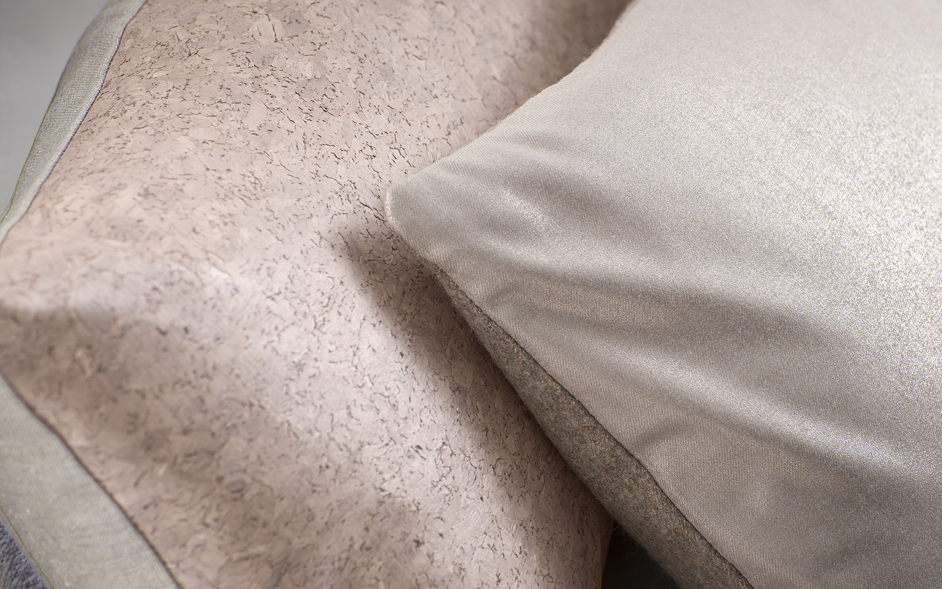 Mrs.Me home couture - cushion Cork Blush detail1 web